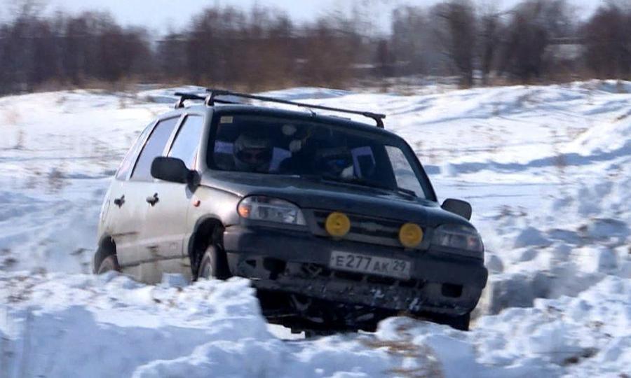На острове Краснофлотский в Архангельске прошли состязания среди автолюбителей «Моторфест»