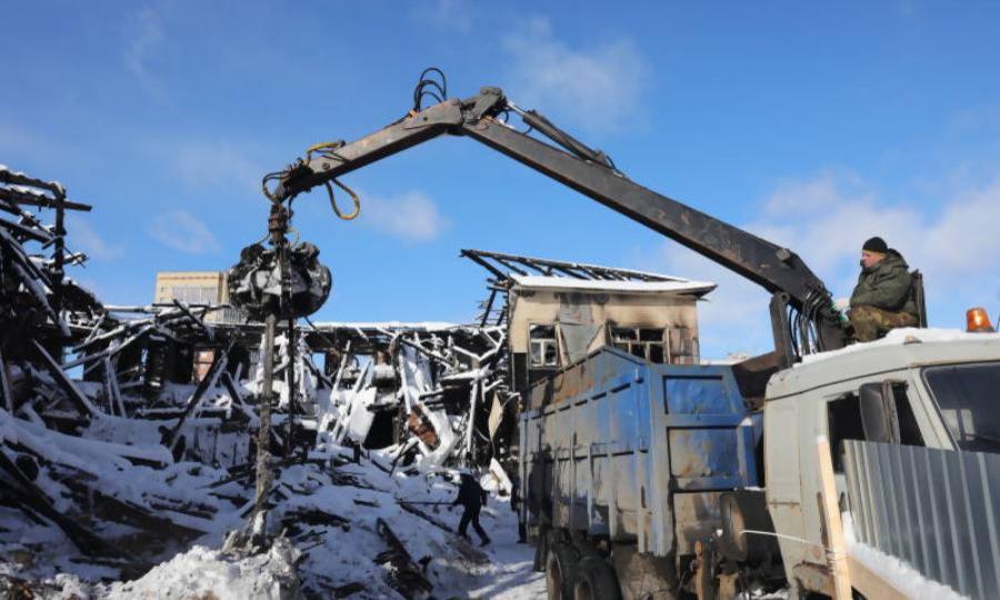 В Архангельске сносят сгоревшее здание на пр. Ломоносова