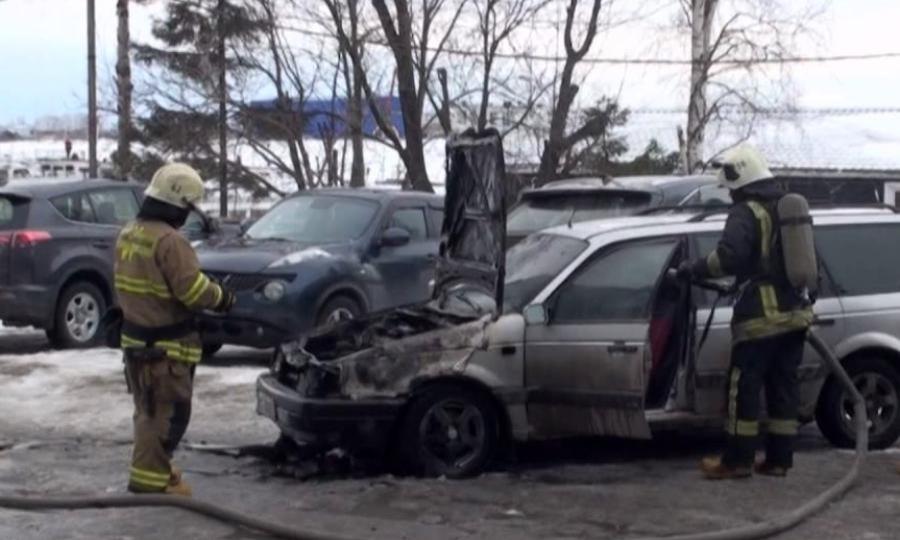 В центре Архангельска сегодня загорелся автомобиль