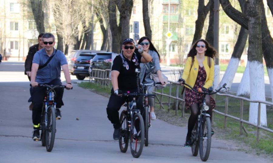 Чиновники администрации Северодвинска сегодня приехали на работу на велосипедах